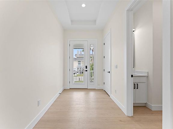 5th image of 9832 Island Harbor Dr