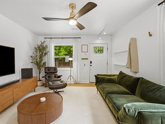4th image of 607 Lord Ave #607