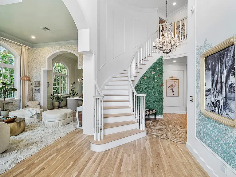477 NE Spanish Ct — Photo 6