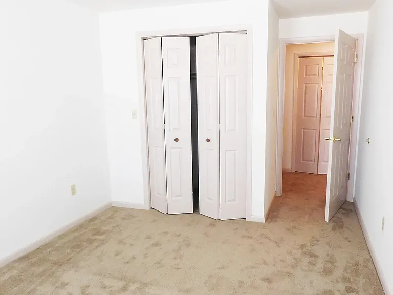 226 Prospect Street: Adult Living — Photo 9