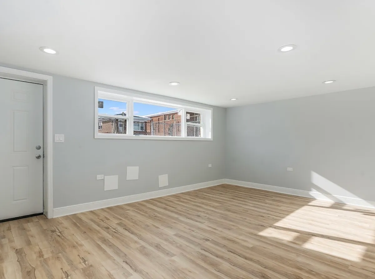 Building Photo - W 64th St
