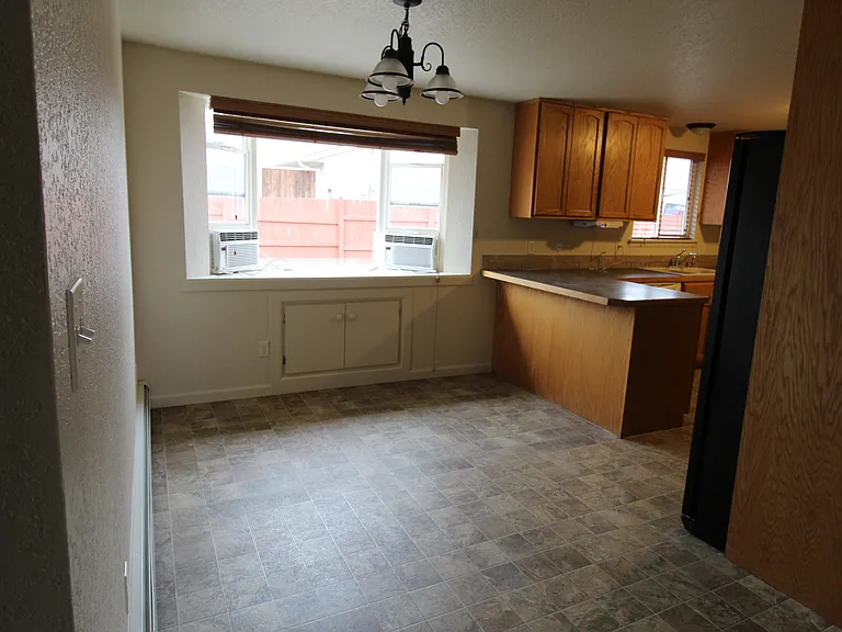 Dining room with bay window