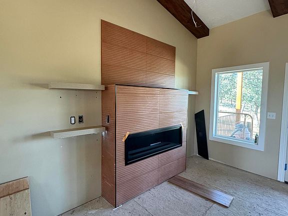 3rd image of 112 Topside Dr