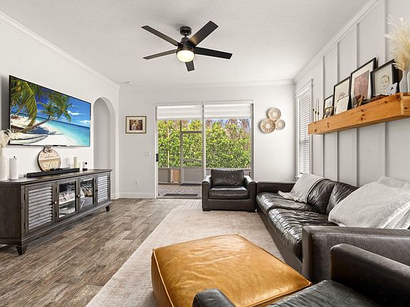 4th image of 10932 SW Dunhill Court