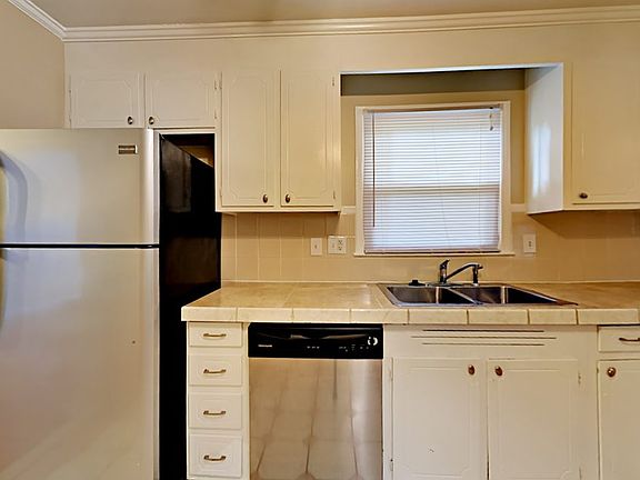 5th image of 5824 Whitingham Dr