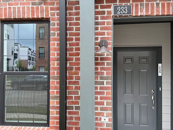 4th image of 233 Brattice Dr Unit A