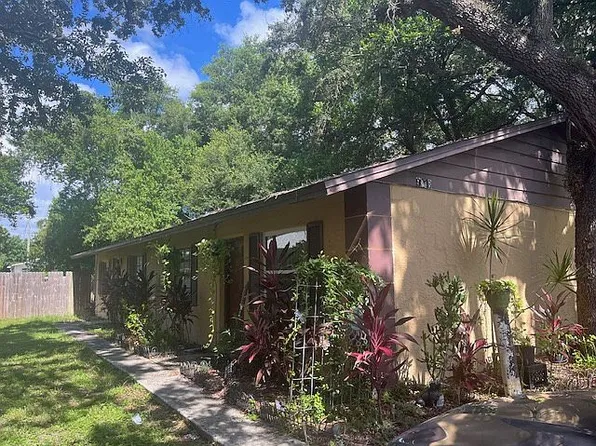 9218 N Brooks St, Tampa, FL 33612