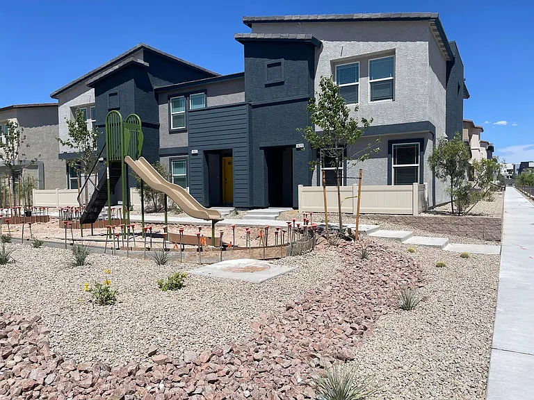1923 Stanza Vista St — Photo 18