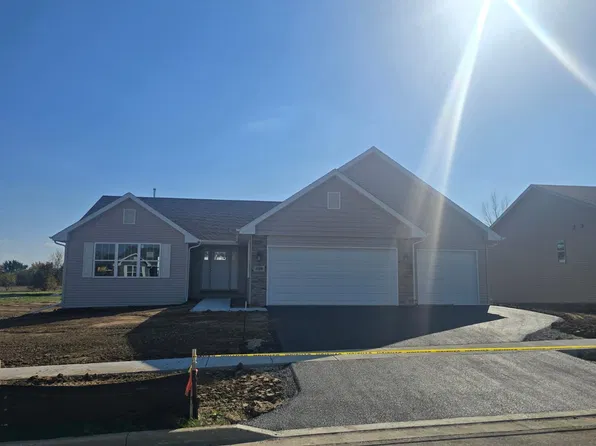 509 Oak Ln, Poplar Grove, IL 61065