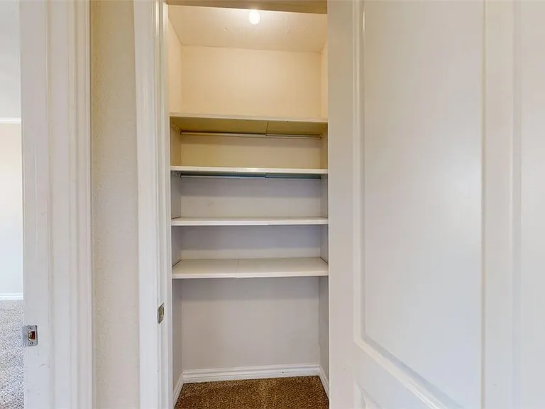 904 University Oaks Blvd #26 — Photo 14