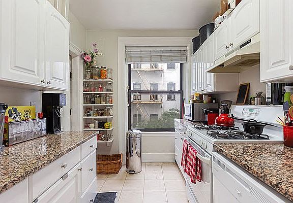 4th image of 343 W 29th St APT 2