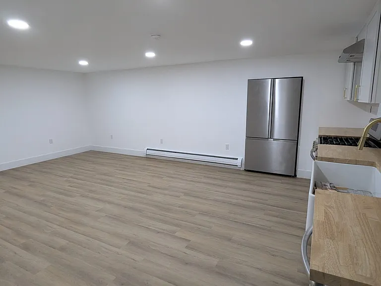 212 Joslen Blvd — Photo 14