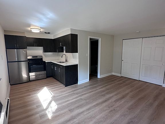 2nd image of 6002 N Winthrop Ave APT 102
