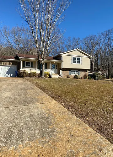 8002 Greenwillow Ct SE Photo 1