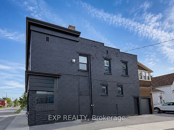 2nd image of 241 Ross St