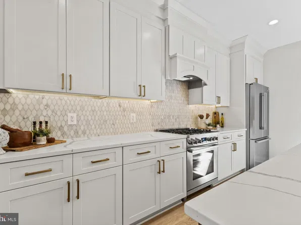 103 E Oxford Ave, Alexandria, VA 22301