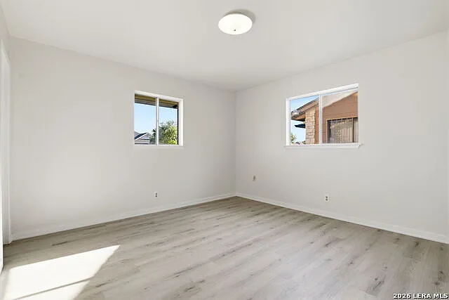 4606 Hollyspring Dr — Photo 10