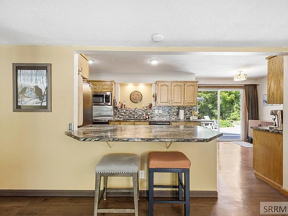 5th image of 163 N Lloyd Cir