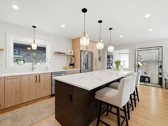 5th image of 1815 Greendale Ave