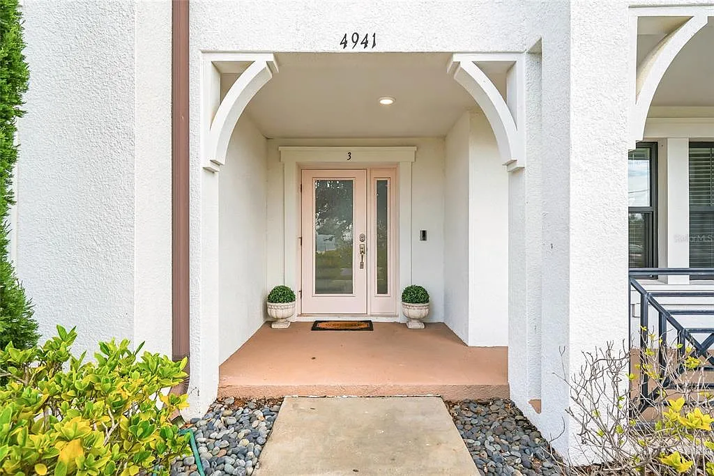 3 bed, 3.5 bath, 2210 sqft, $4,900 — Photo 3