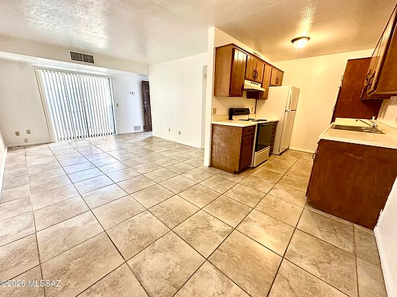 5th image of 6625 E Golf Links Rd APT 5