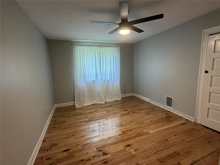 1214 Goe Ave — Photo 26