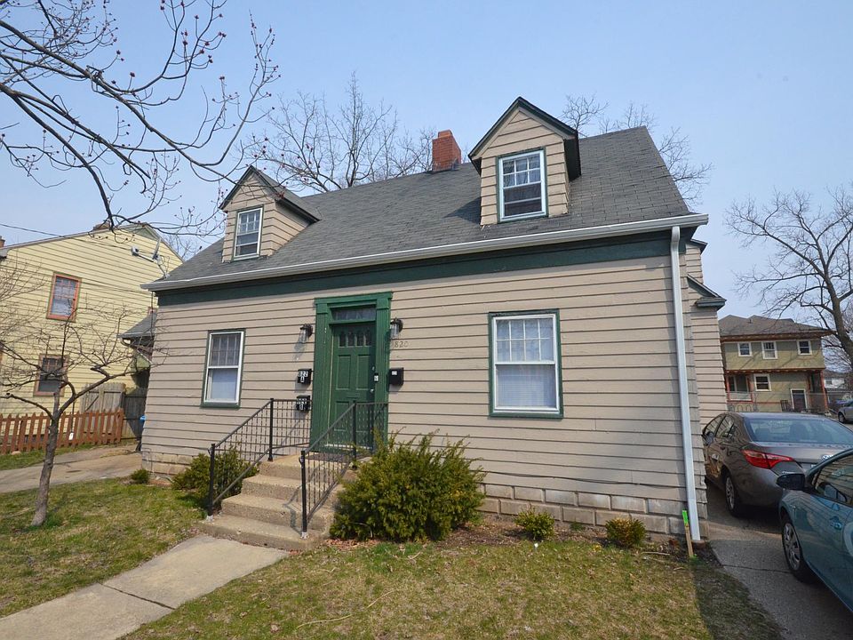 Near Lovell and Oak - 3 houses from bus stop.  Walking dista