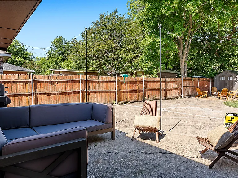 3439 Holliday Dr — Photo 79