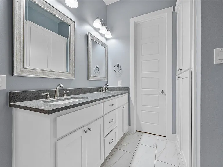 216 Alvarado St — Photo 17