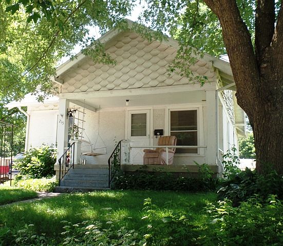 CUTE COTTAGE HOME LOCATED CL