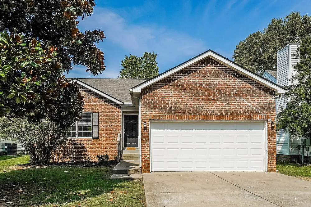 3 bed, 2.0 bath, 1301 sqft, $2,280 — Photo 1
