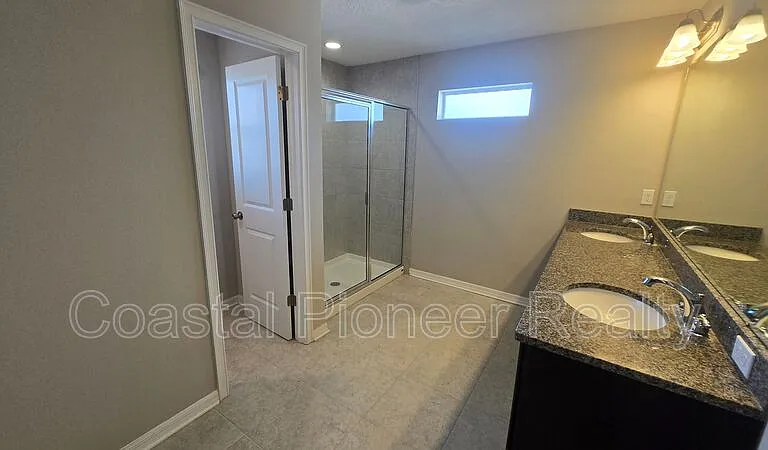 2203 E 23rd Ave — Photo 27