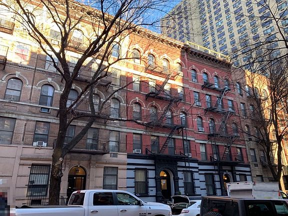 3rd image of 331 E 92nd St
