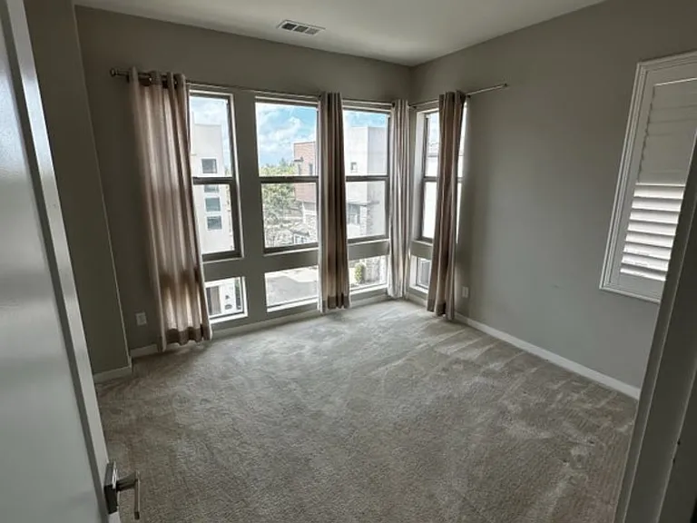 16251 Camden Cir — Photo 20
