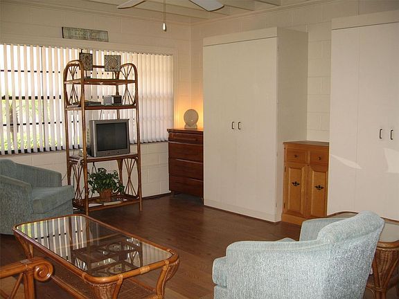2nd image of 704 W Venice Ave APT B