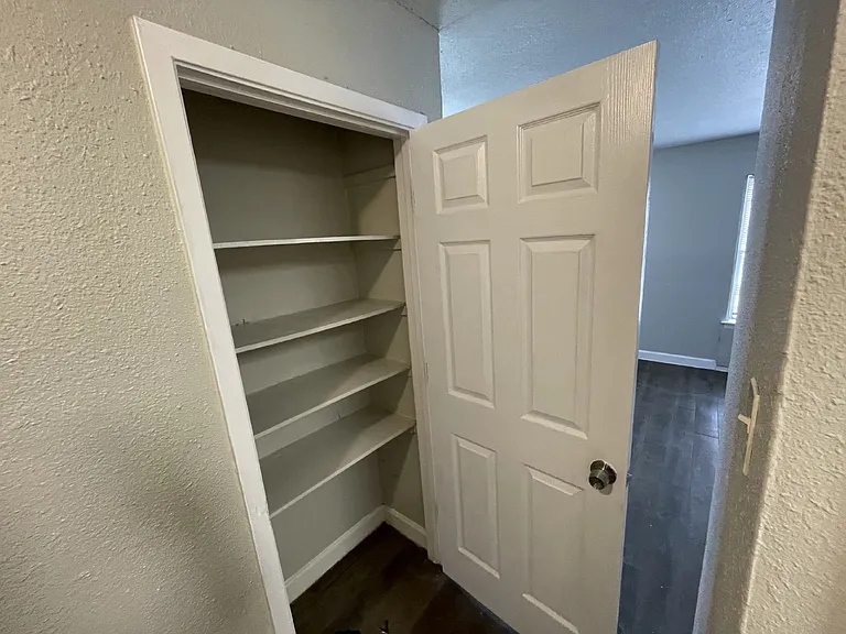 642 Morningview Dr — Photo 8