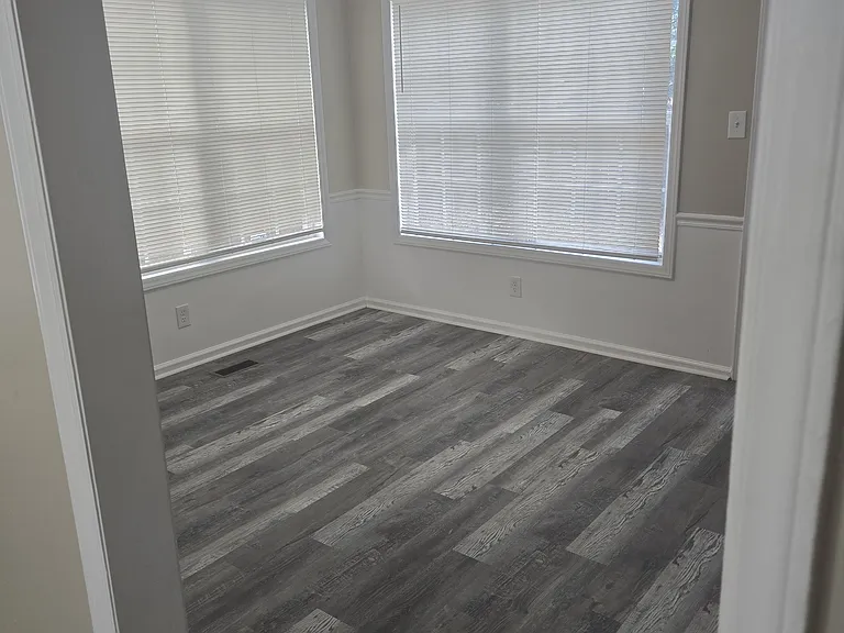 652 Connors Cv — Photo 23