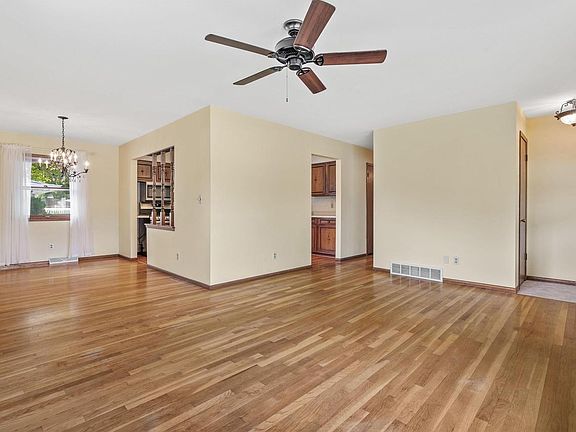 4th image of 1651 1st AVENUE