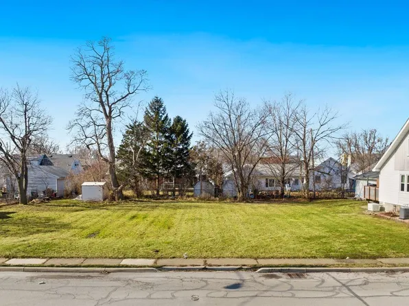 128 Maple St, Port Clinton, OH 43452