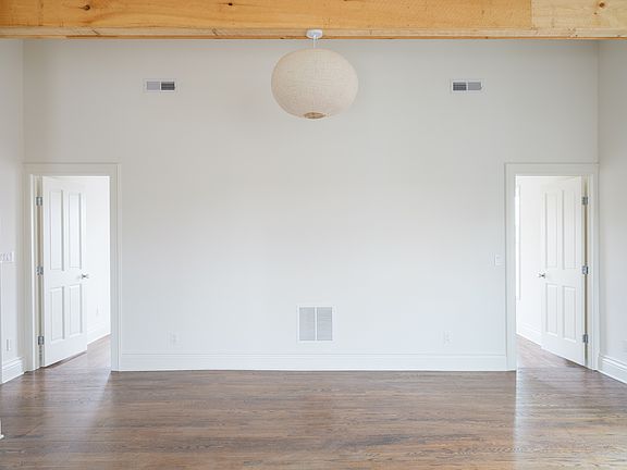 3rd image of 702 Columbia St #3A