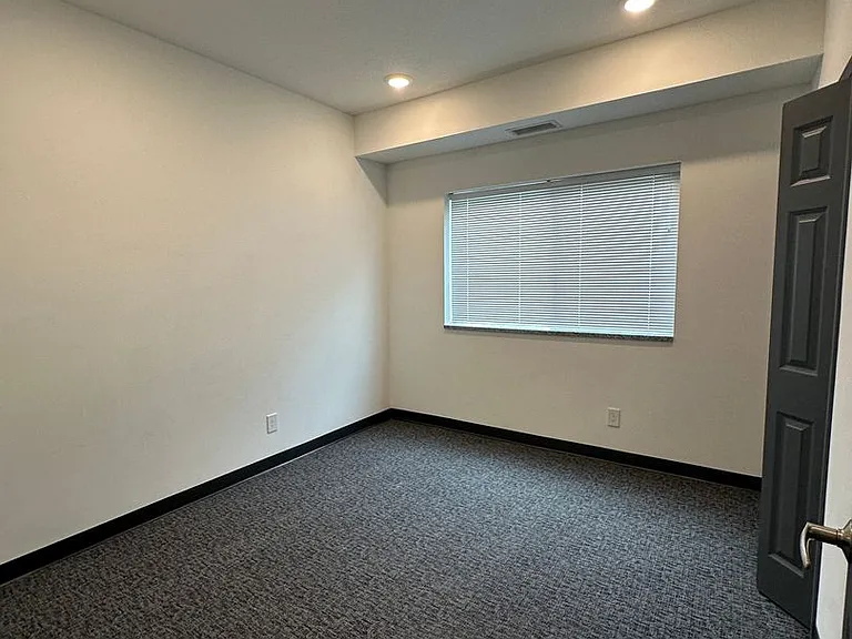 The Eastview — Photo 27