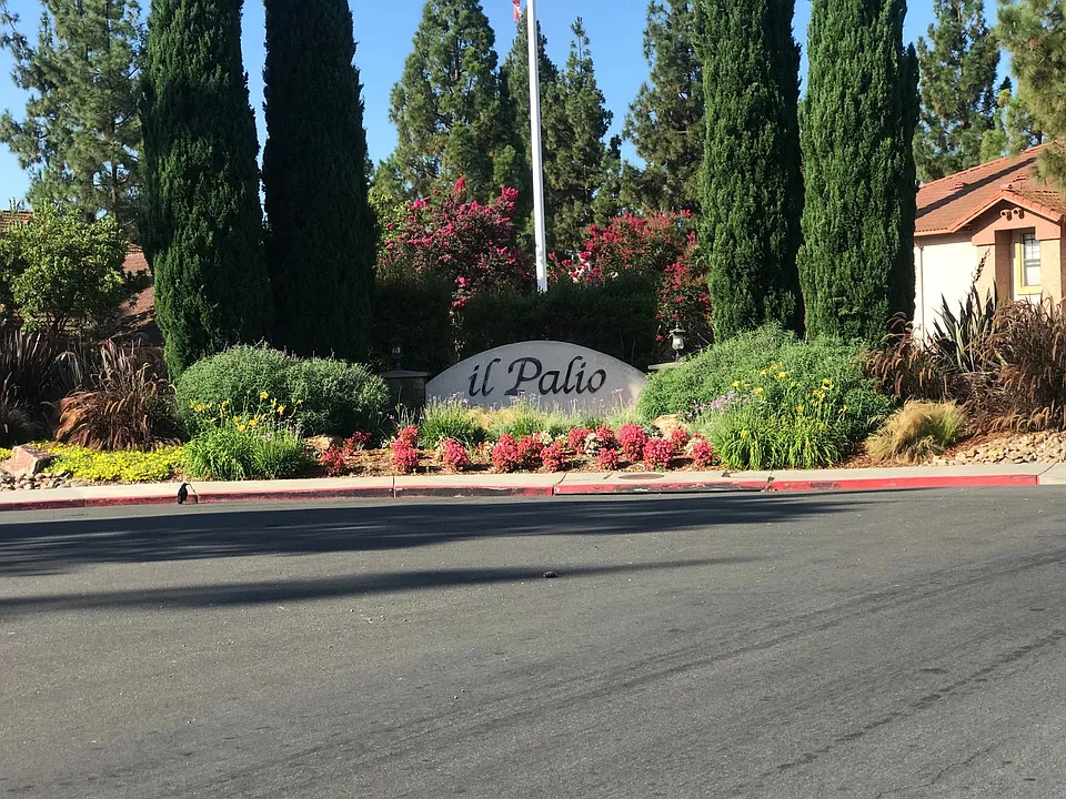 12055 Alta Carmel Ct #186