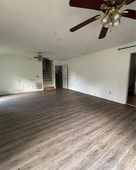 2nd image of 46 W Wedgewood Cir