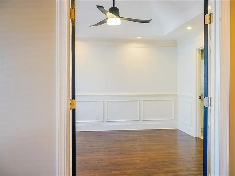 1127 Ashton Bluff Dr — Photo 13