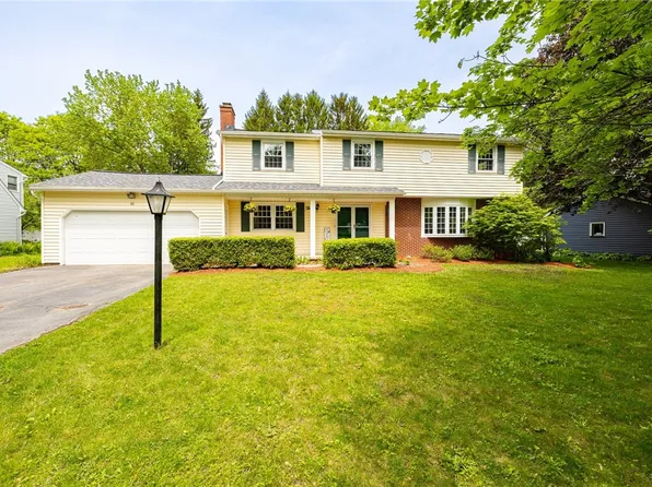 30 Kitty Hawk Dr, Pittsford, NY 14534