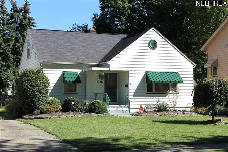 1936 Weston Ave photo 1
