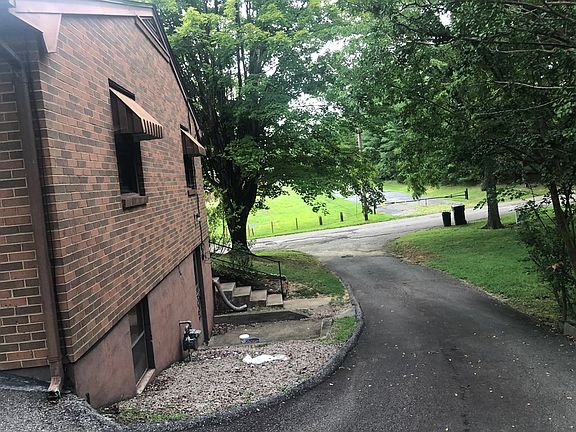 4th image of 153 Kimberly Ave