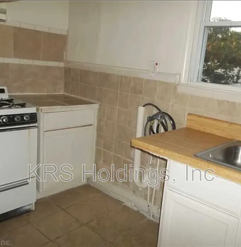 1 bed, 1.0 bath, $795 — Photo 4