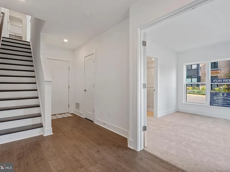 2038 Tysons Ridgeline Rd — Photo 27