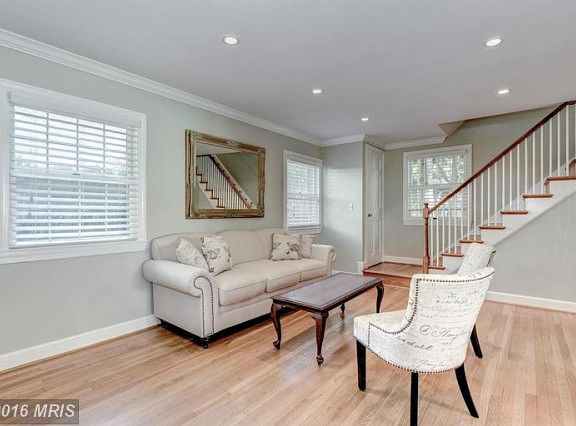 4th image of 205 N Abingdon St